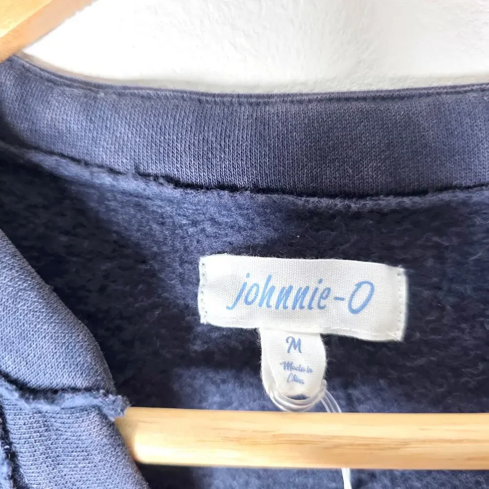 Johnnie-O Performance Sweatshirt Medium NWT Navy Blue Pullover Golf, Logo Sleeve